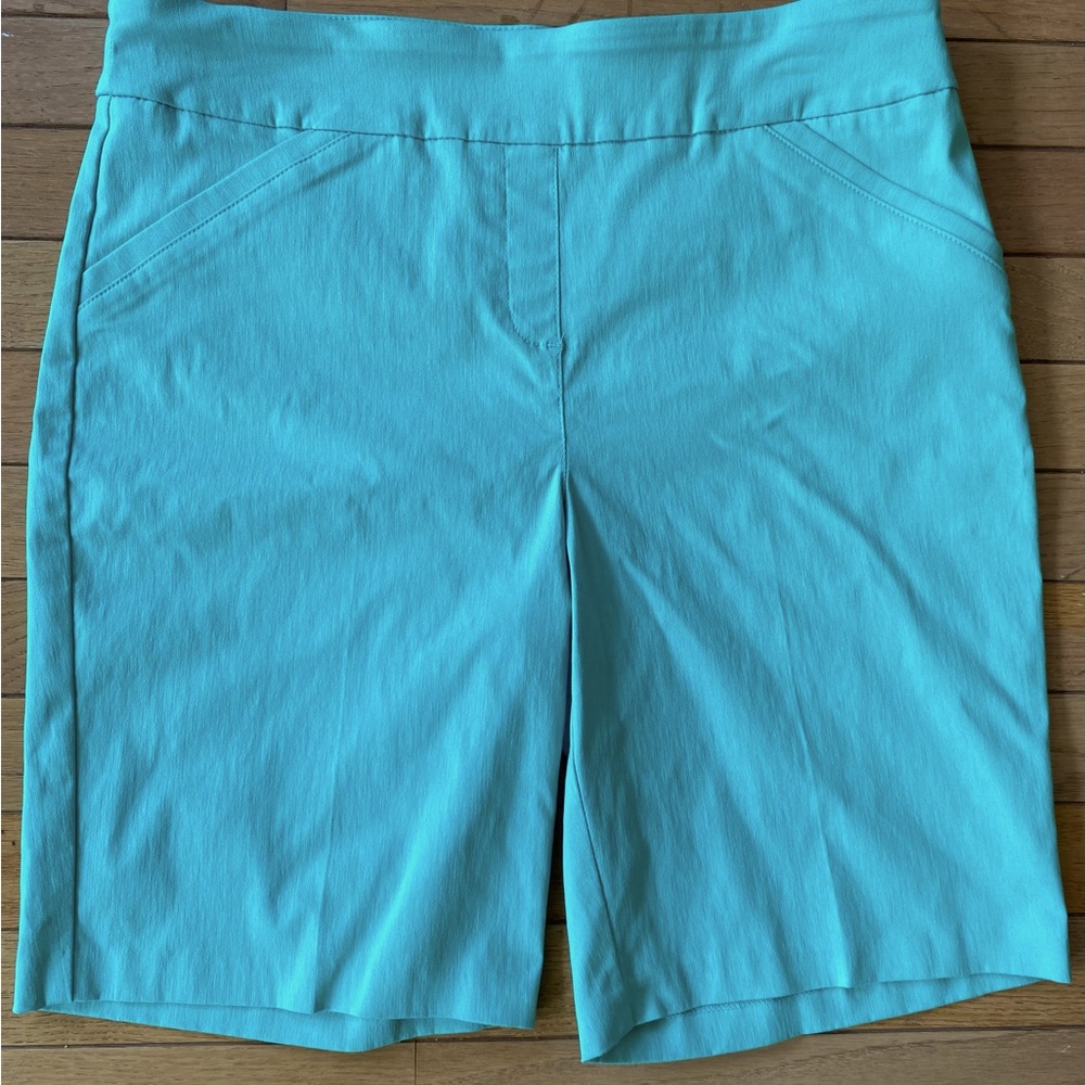 NWOT Coral Bay petite mint green elastic waist 10in inseam Bermuda shorts